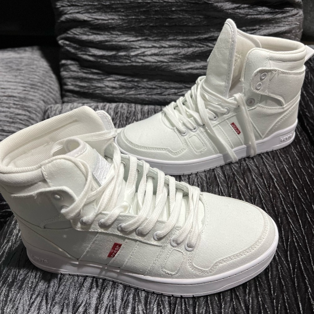 Levis women sneakers